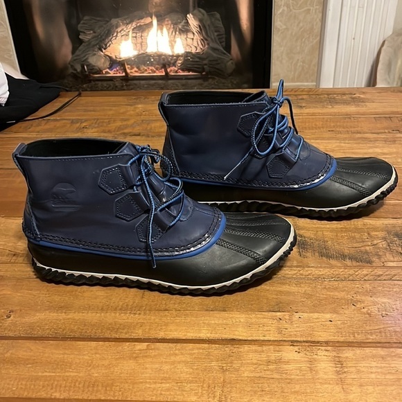 SOREL rain boots - Picture 2 of 10